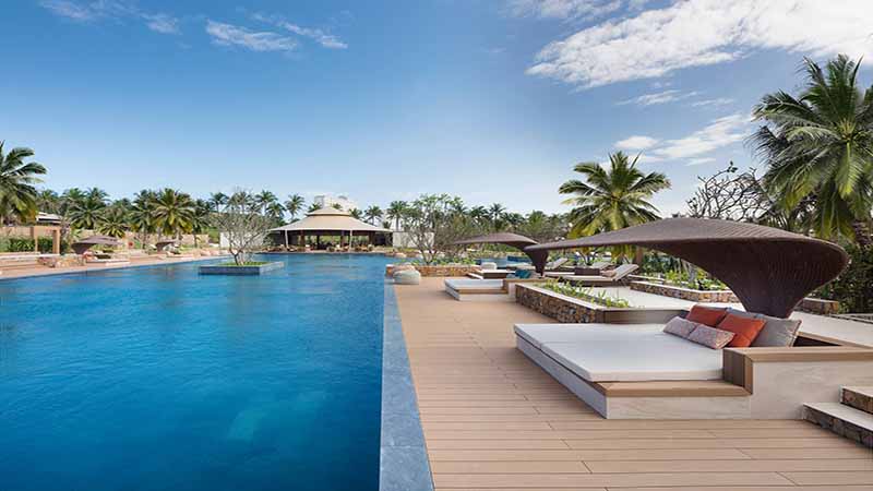 Hồ Bơi Sang Trọng, đạt Chuẩn 5 Sao Của Fusion Resorts Cam Ranh