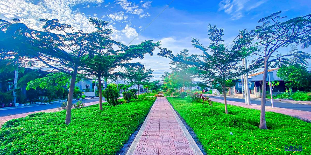 Công viên tại Khu Tái Định Cư K8